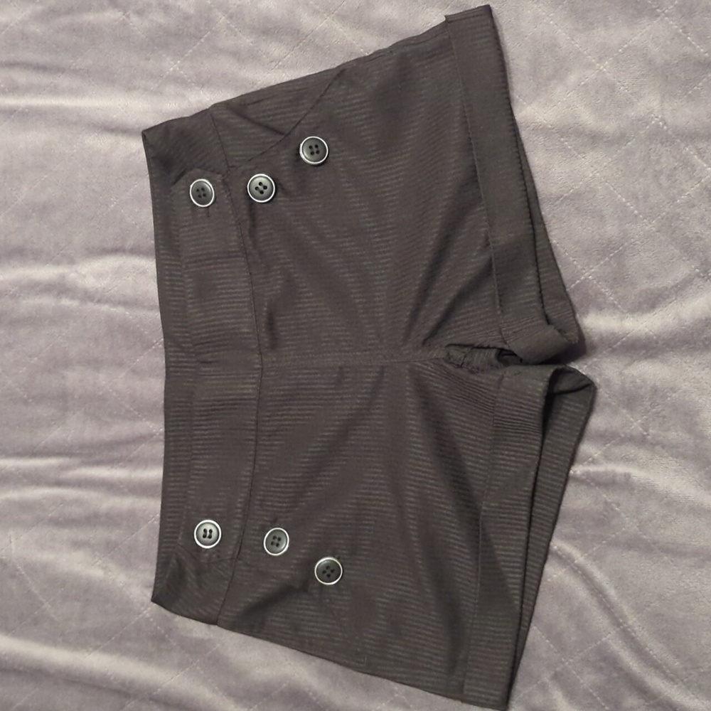 Grass collections shorts in black, size 3